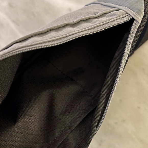 Nike Challenger Waist Bag NEW - Picture 3 of 3